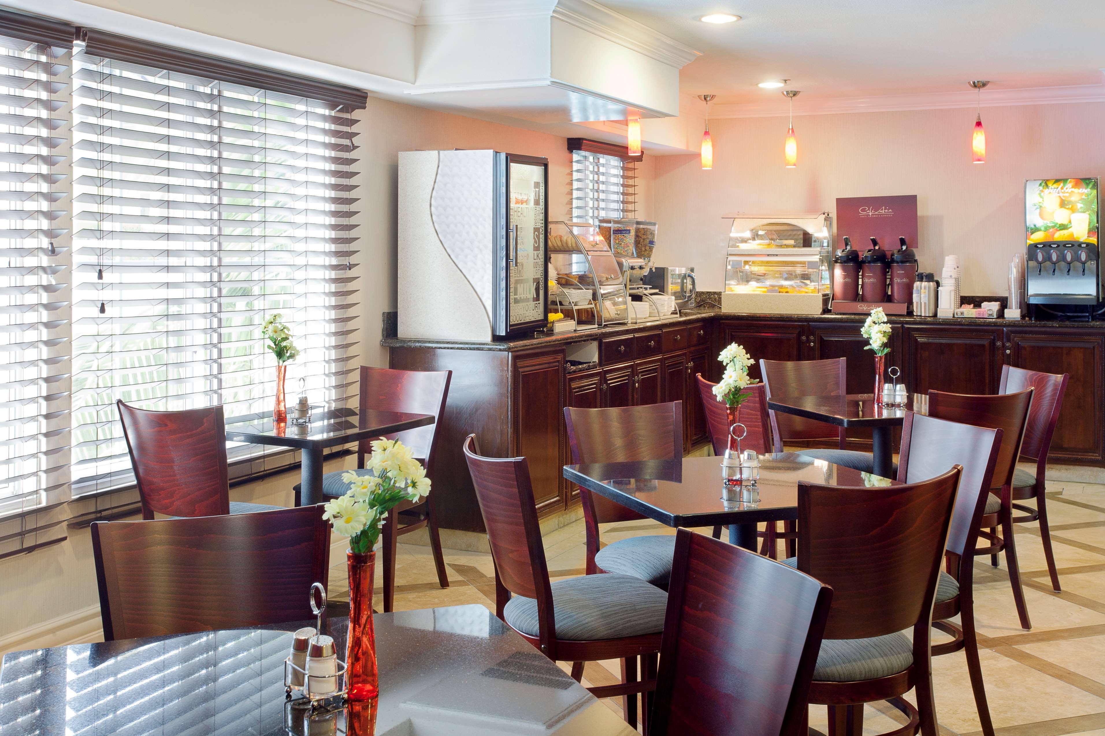 Western Marina Shores Hotel 3*