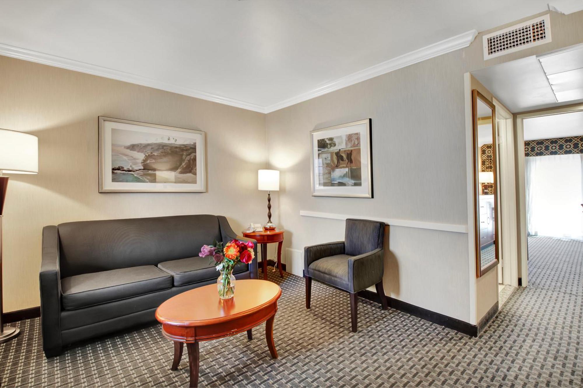 Western Marina Shores Hotel 3*