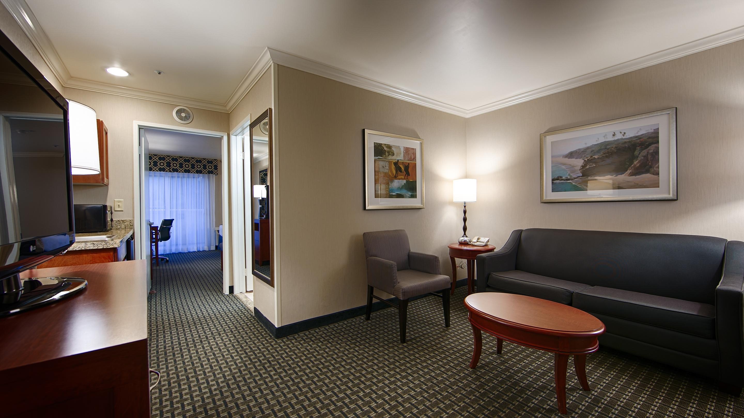 Western Marina Shores Hotel 3*