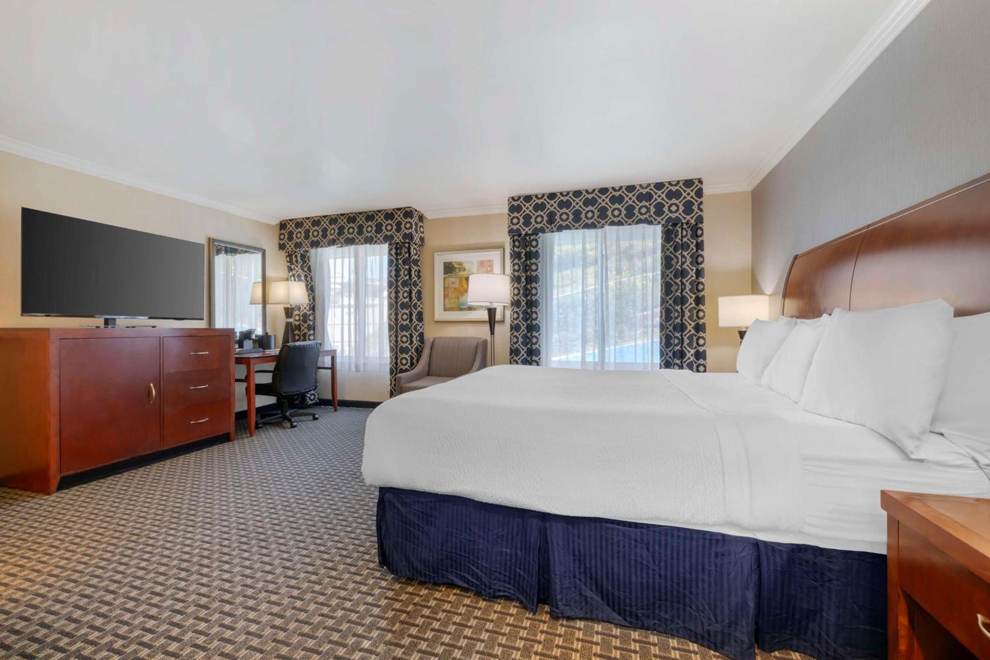 Hotel Western Marina Shores 3*