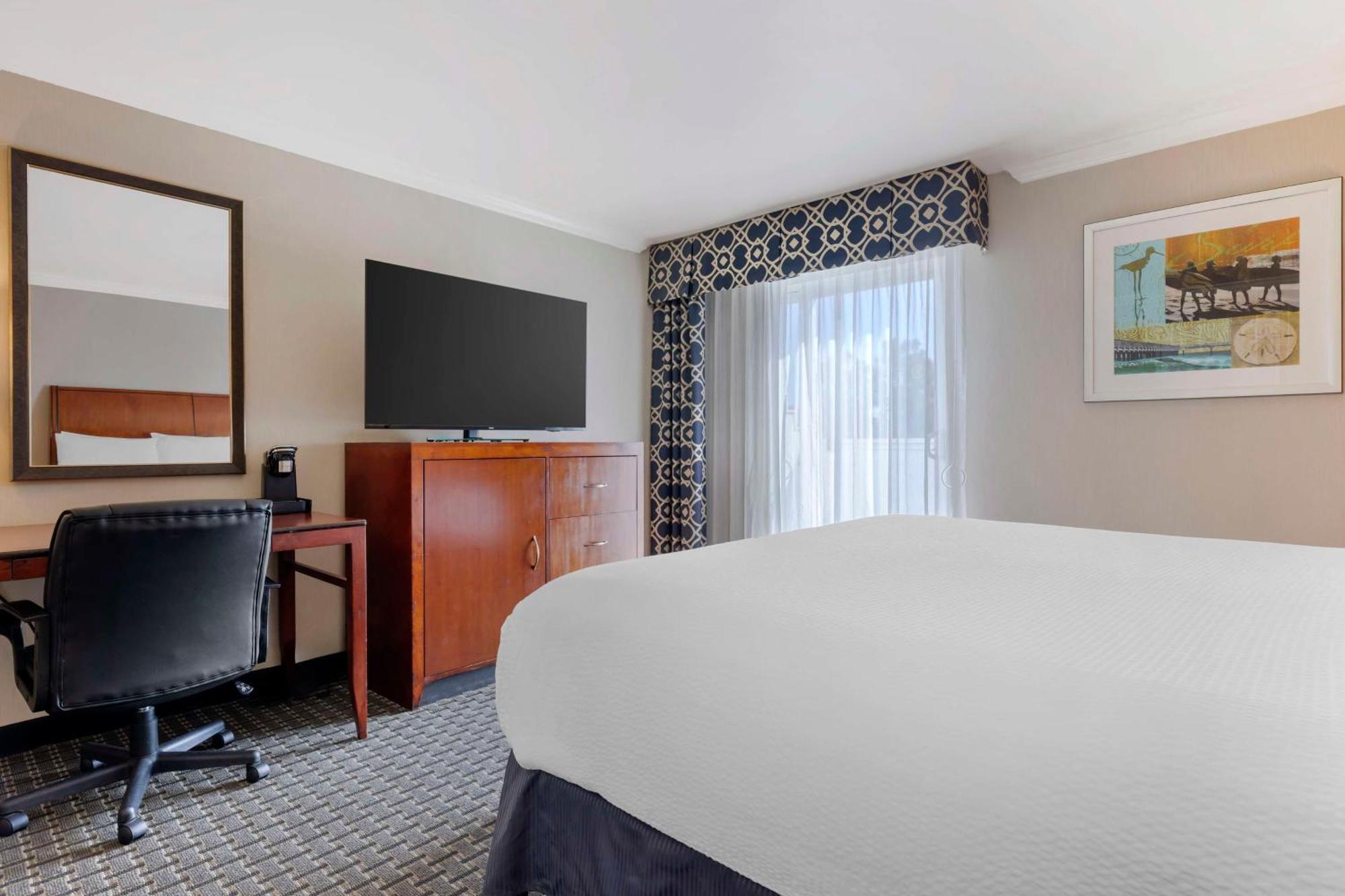 Western Marina Shores 3*