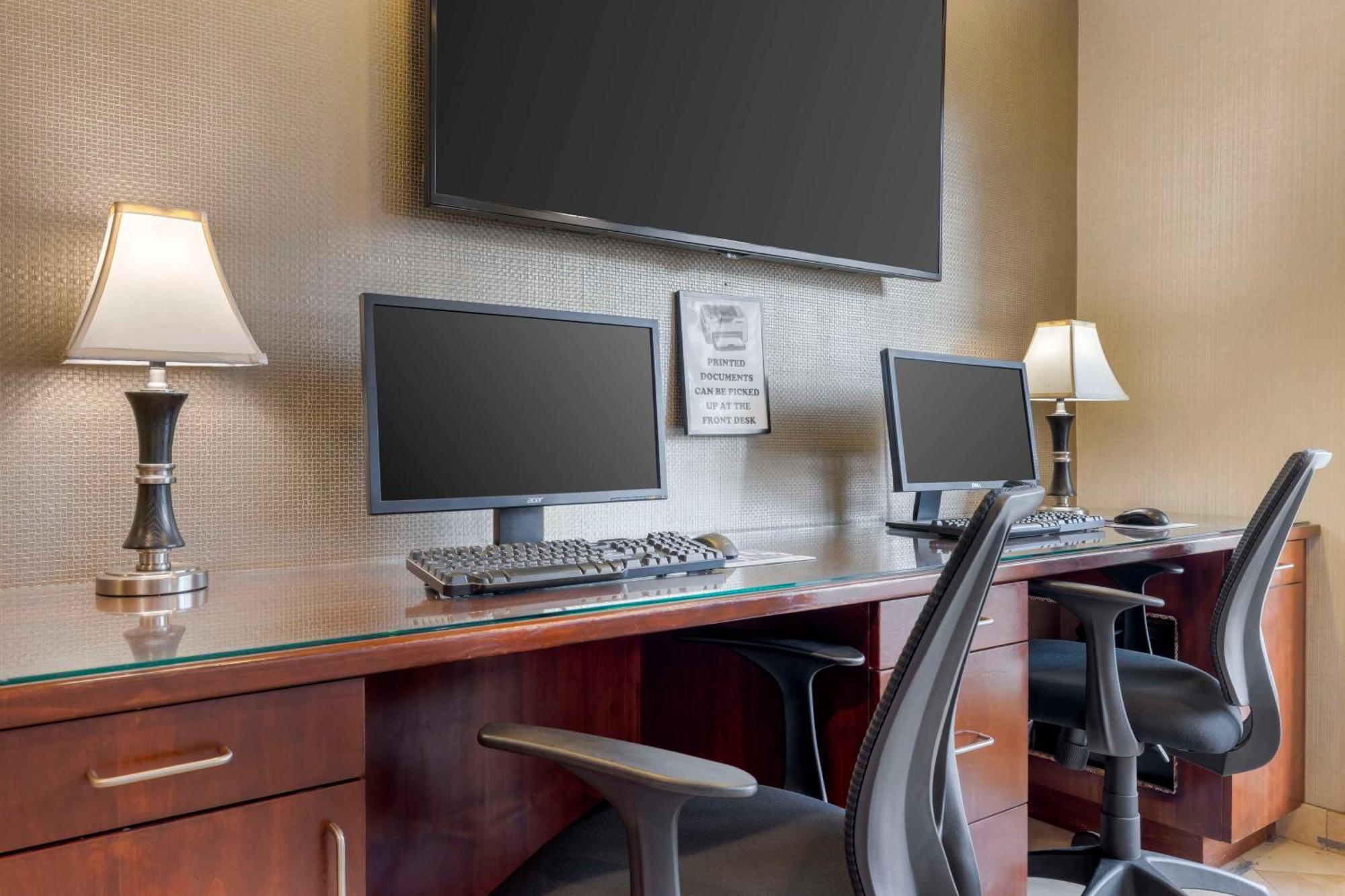 Western Marina Shores Hotel 3*