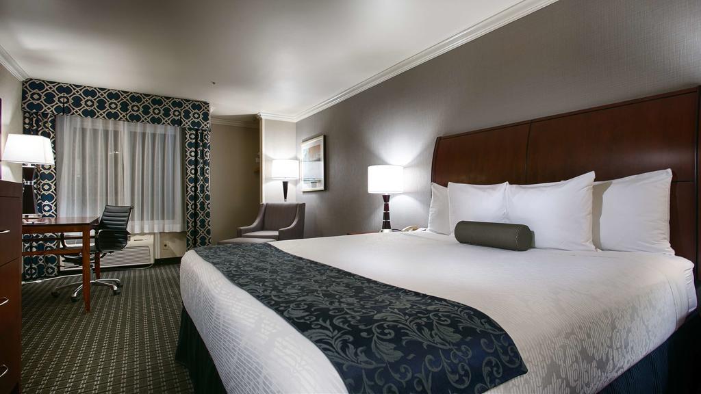 Western Marina Shores Hotel